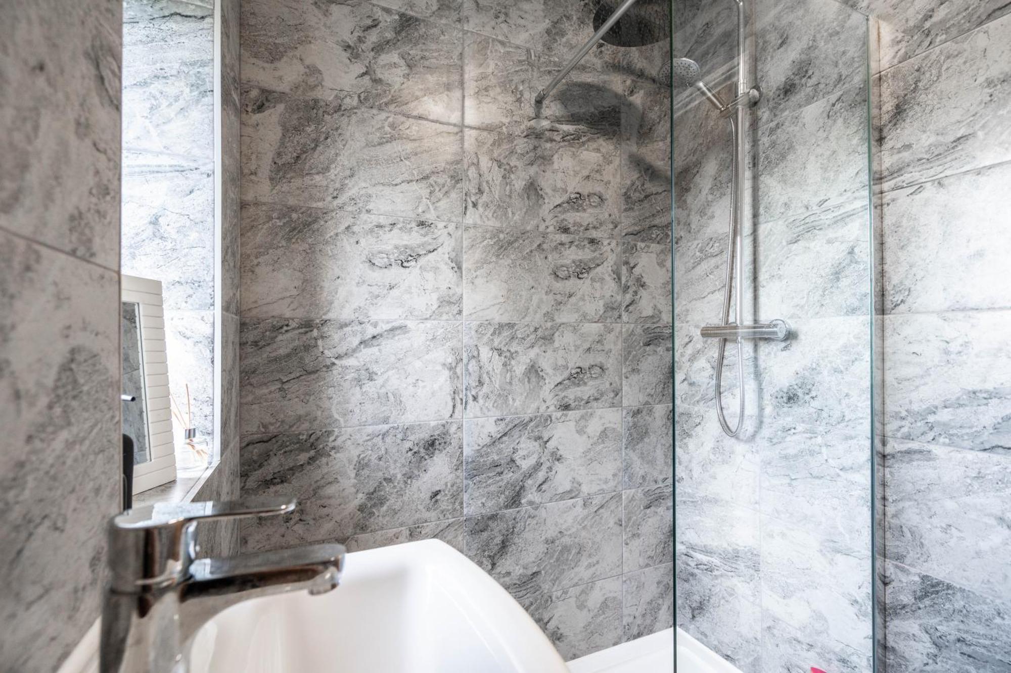 Shawe House - 10 Minute Mcr Airport - Free Parking Villa Wythenshawe Kamer foto
